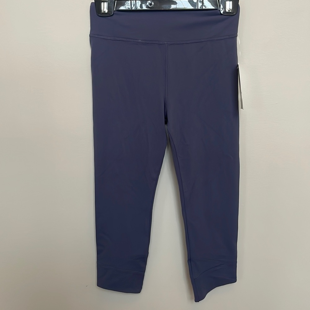 Athleta girl OnPoint cross hem Capri leggings